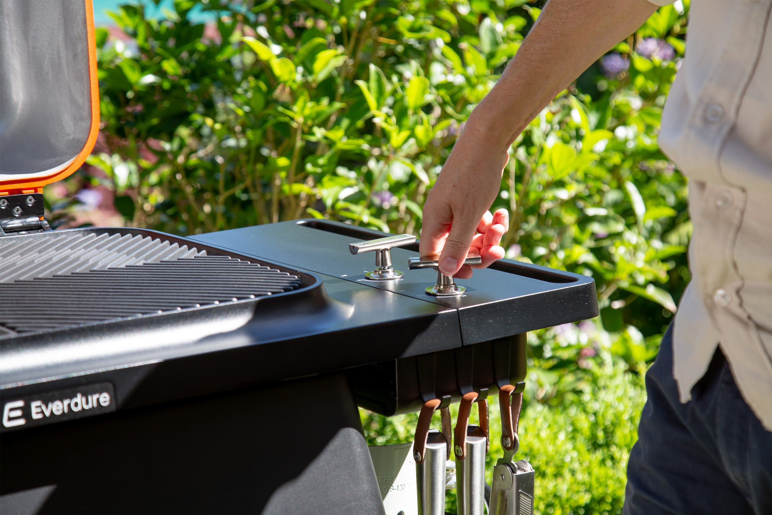 FORCE - 2 Burner Gas Grill | Everdure