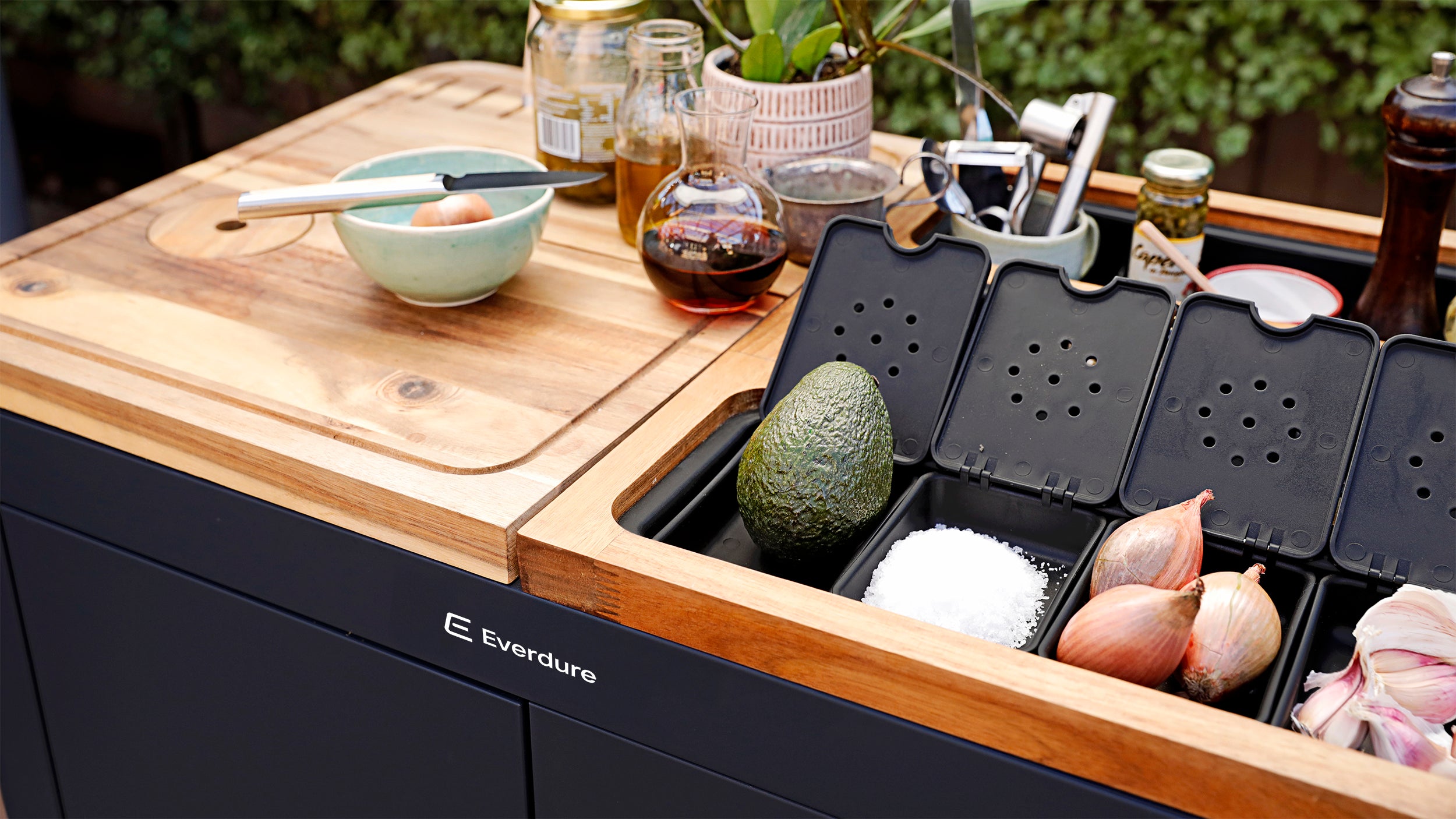 Mobile Preparation Kitchen | Everdure
