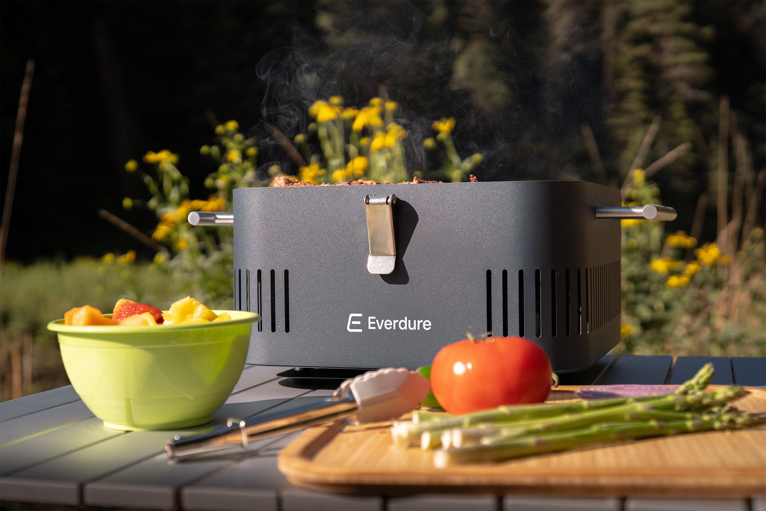 CUBE Portable Charcoal Grill | Everdure