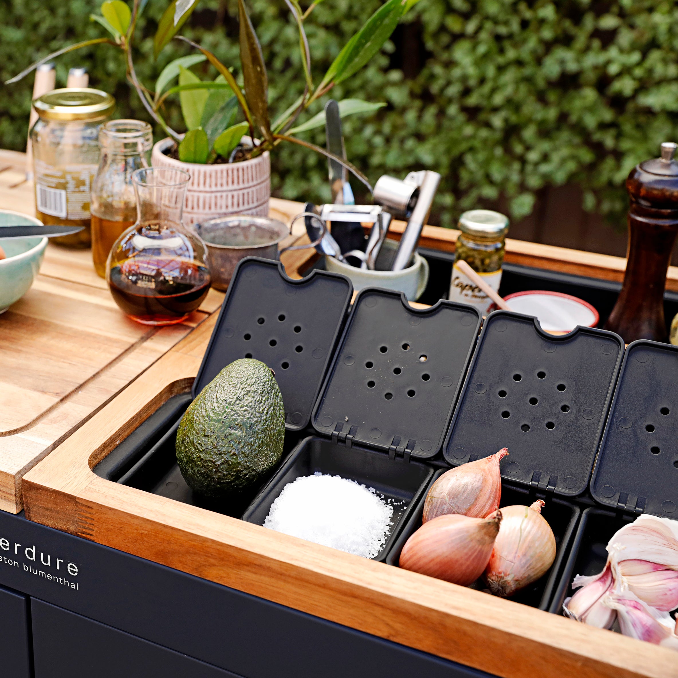【美品】ベル　エンチャンテッド Mobile Preparation Kitchen | Everdure by Heston Blumenthal