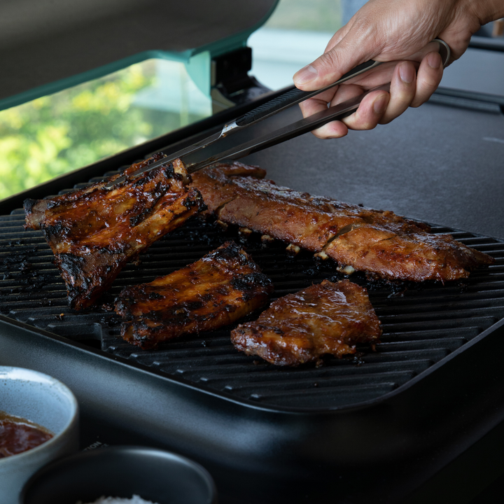 Premium Tweezers MEDIUM on FURNACE Gas BBQ